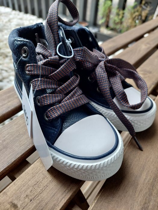 Sapatilhas bota, menino, novo, tamanho 25