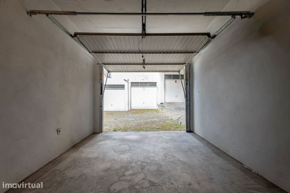 Apartamento T1 - Urbanização Gorgulão em Coimbra com Garagem