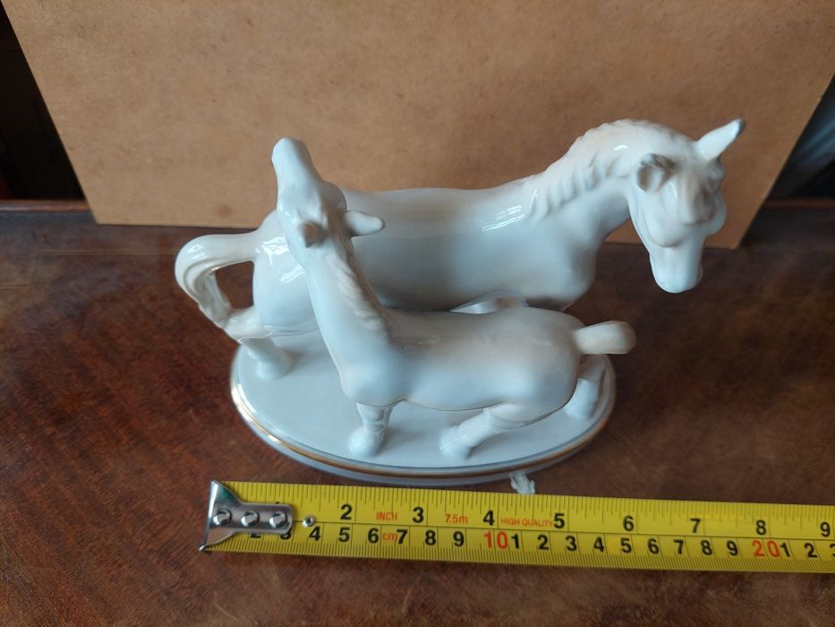 Escultura faiança cavalos