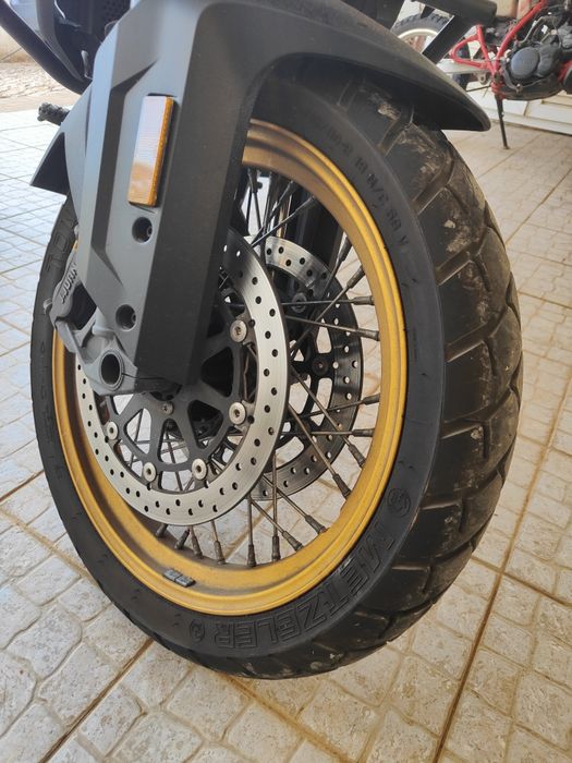 CFMoto 800mt Touring + Mala Shad Tr48
