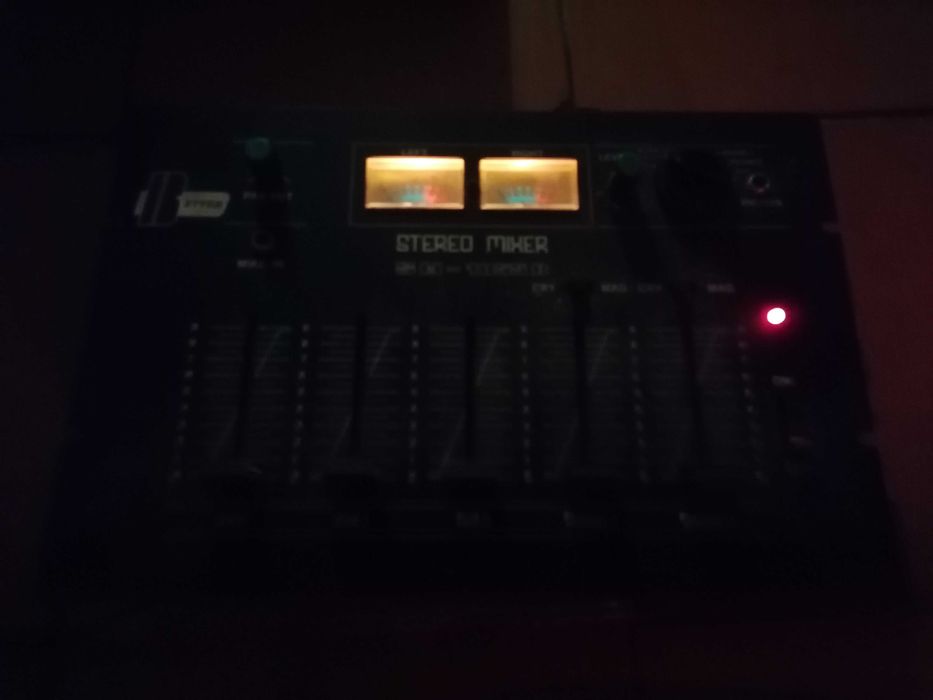 4-Channel Mixer and Microphone64584809033985121