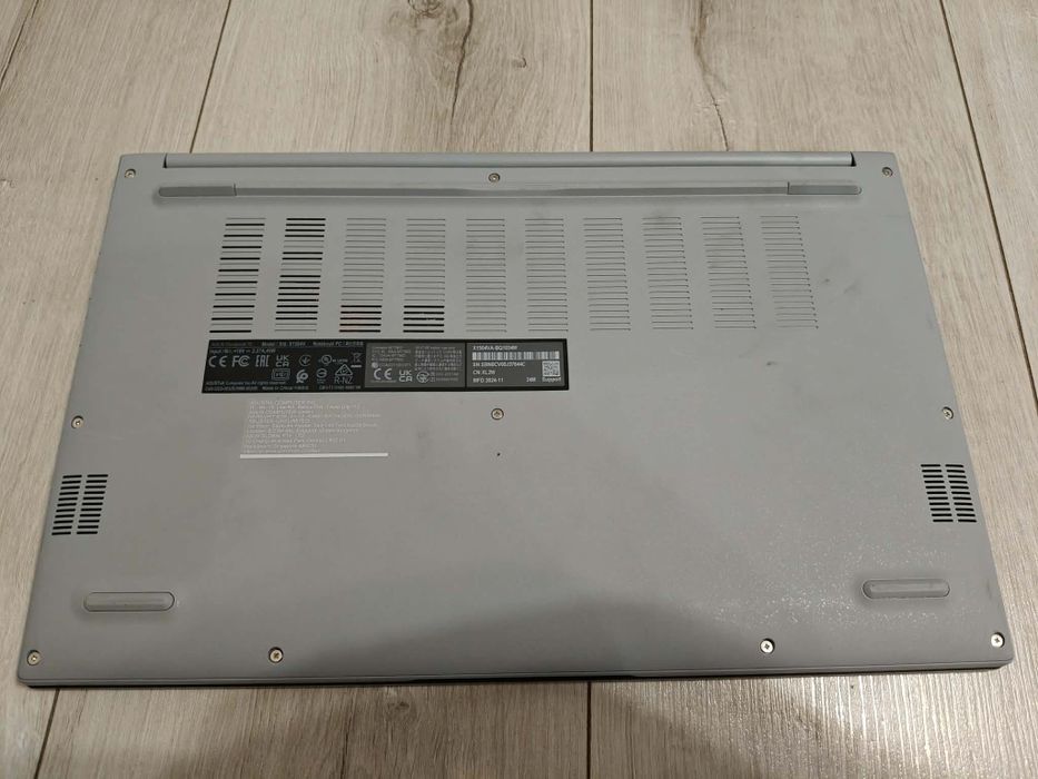 Laptop Asus vivibook i3-13th 8gb ram ssd dysk stanie jak nowy