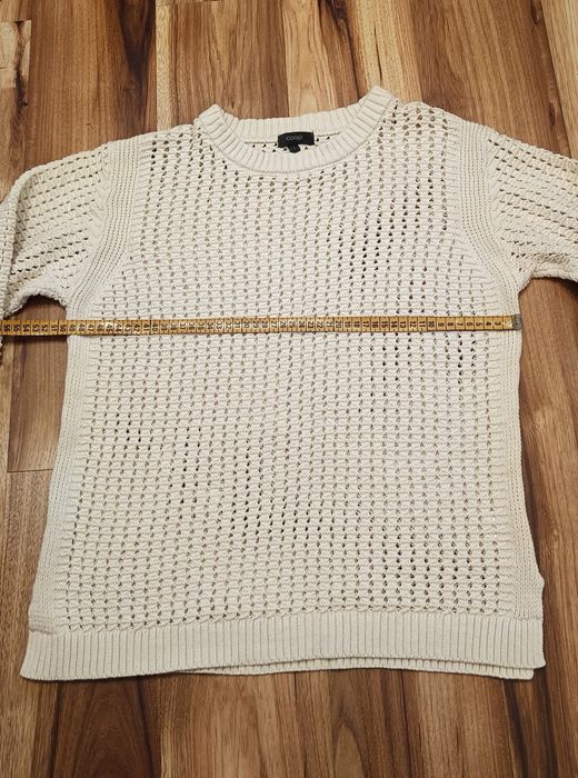 Sweter kremowy przez głowę