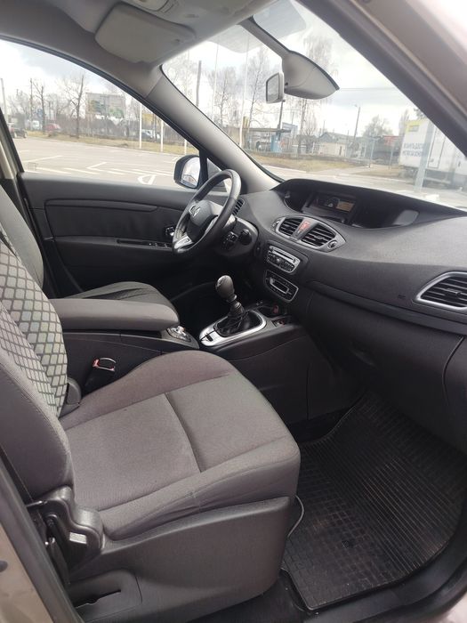 Рено Сценік 3 2011 рік