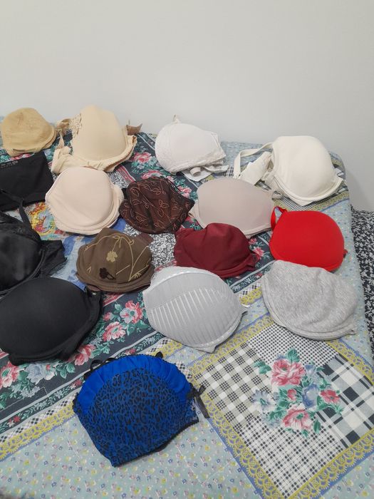 15 soutiens diversos, 3 conjuntos  e 3 tops