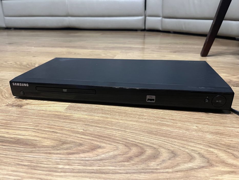 Odtwarzacz DVD Samsung DVD-P390 USB DivX czarny