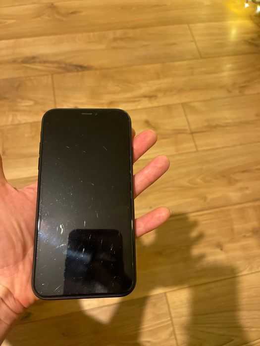 iPhone XR - smartphone