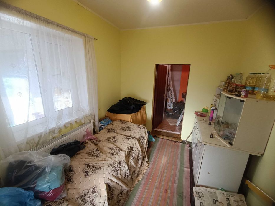 3-х кімнатний будинок 71 кв.м., житловий стан, 6.5 соток, гараж підвал