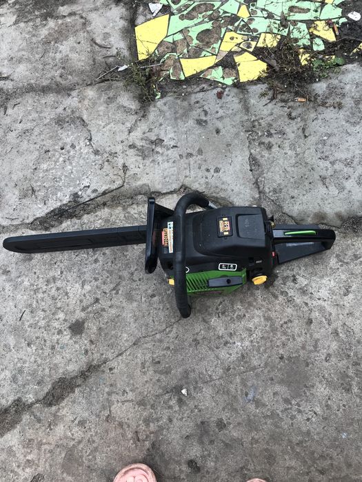 Продам бензопилу