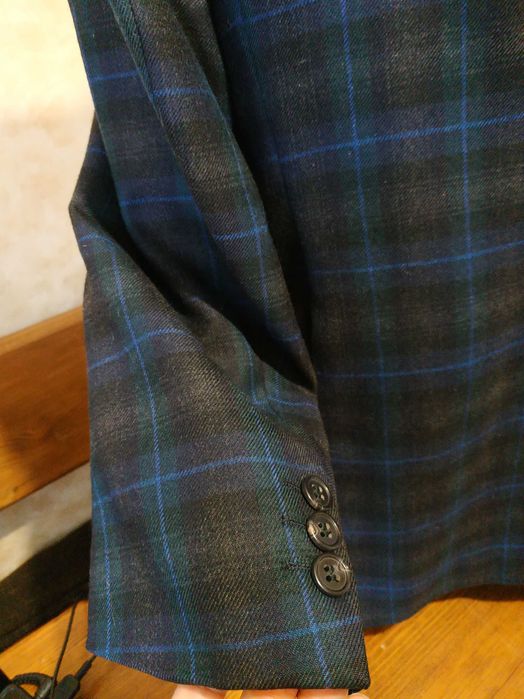 Картатий класичний та стильний чоловічий піджак у клітинку 100% вовна