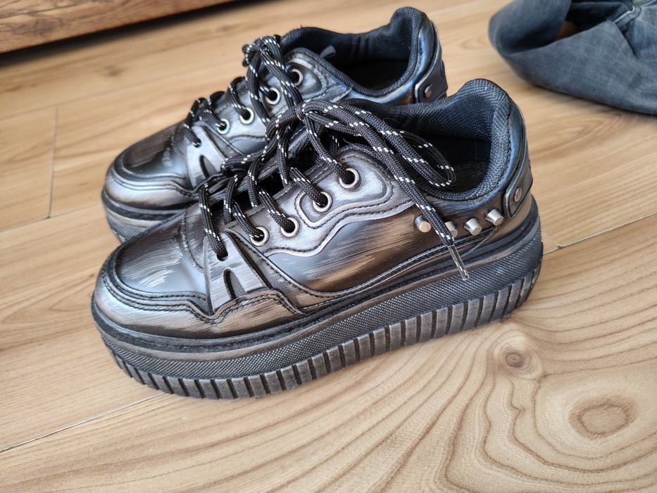 Sneakersy plus kurteczka