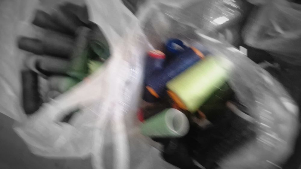 Cones de linhas costura