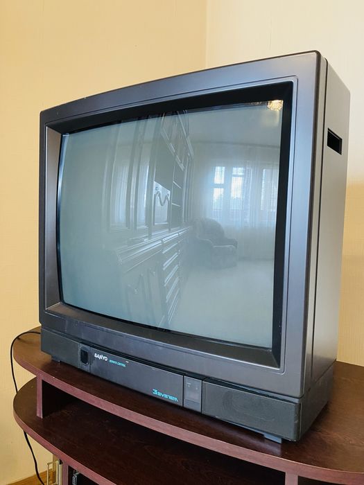 Телевізор sanyo з пультом