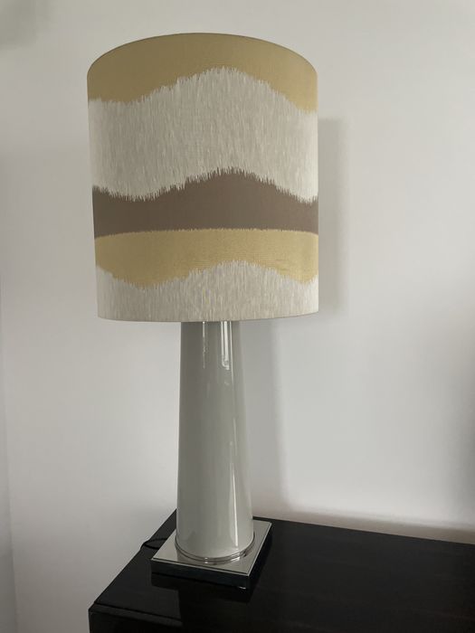 Bonito candeeiro de mesa