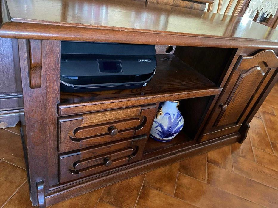 Móvel de TV madeira escura