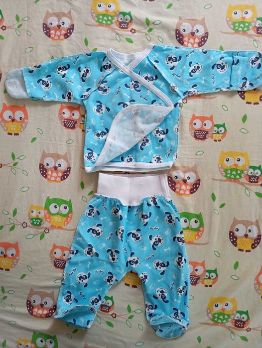 Новый теплый комплект распашонка и ползунки на 3-6 месяцев.