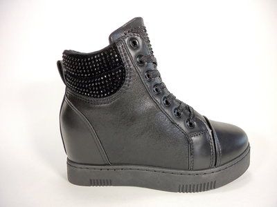 Нові жіночі демісезонні снікерси!