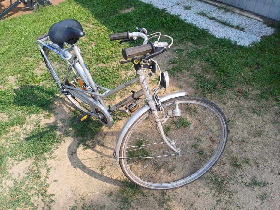 Sprzedam rower damkę 28