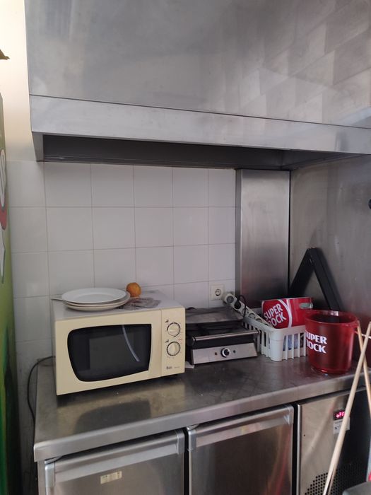 Trespasse de café e barbearia