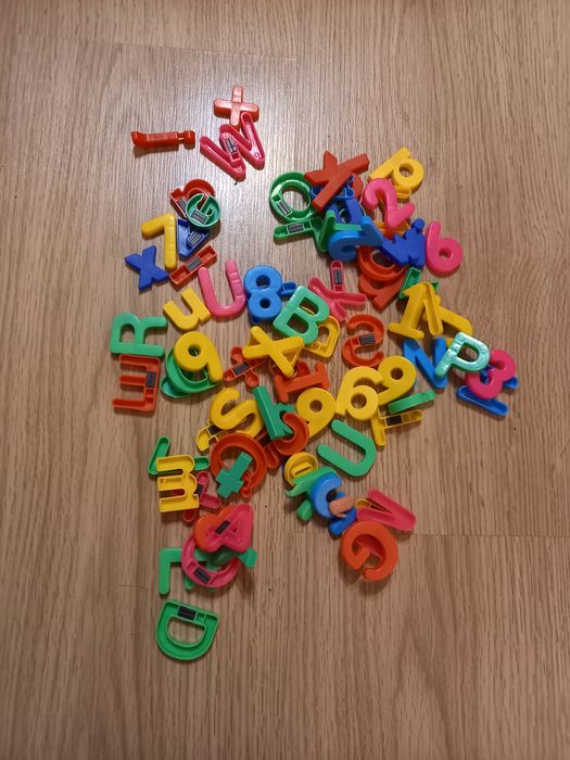 Literki na magnesach