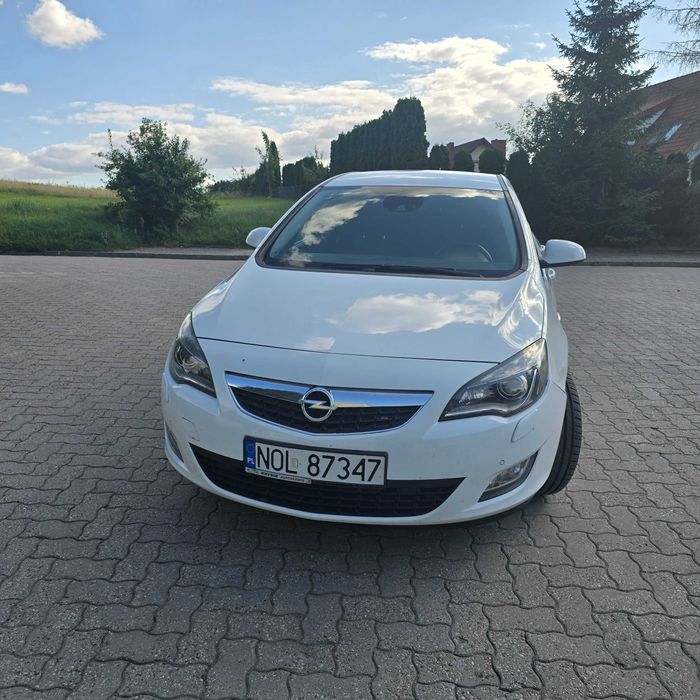 Opel Astra 2012 r