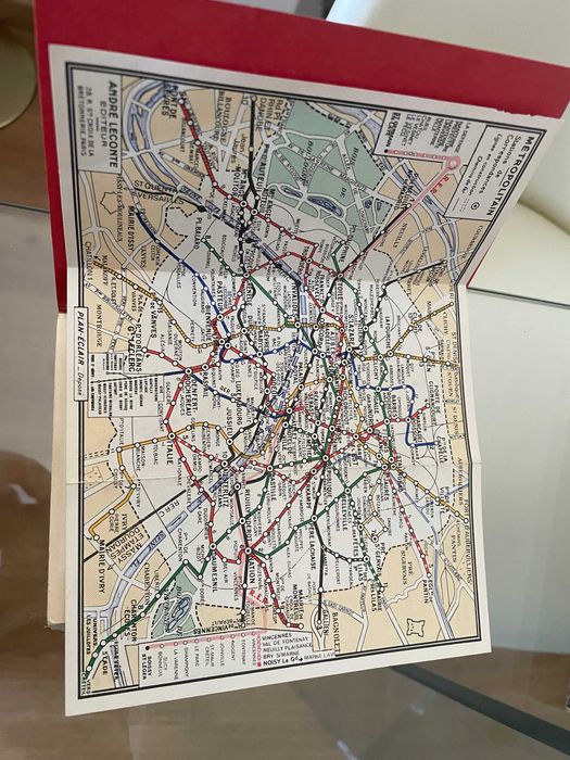 Livro "Plan de Paris par Arrondissement "
