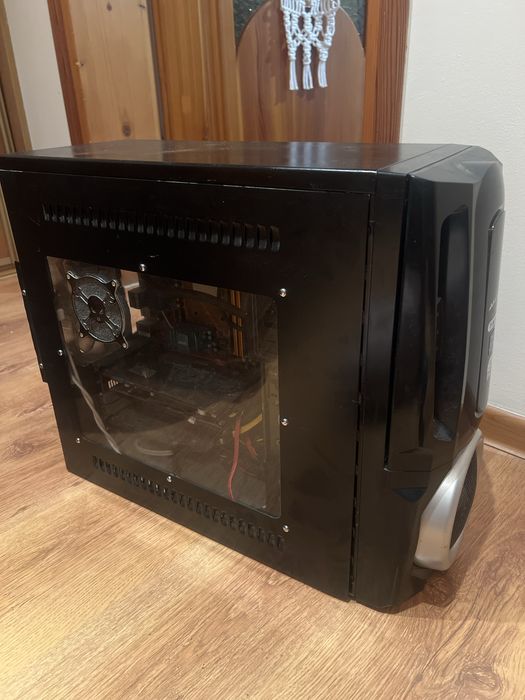 Stacjonarny komputer PC Retro Gaming Modding tracer z oknem +  Płyta główna Abit AX78 + obudowa