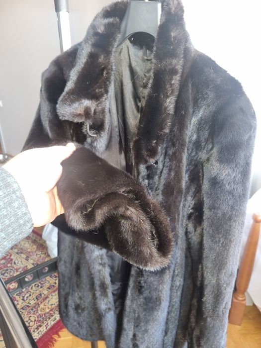 Продам шубу норковую