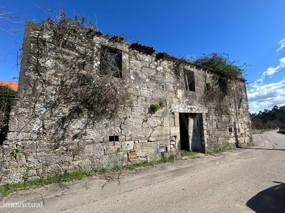 Moradia para recuperar em Candemil, Vila Nova de Cerveira