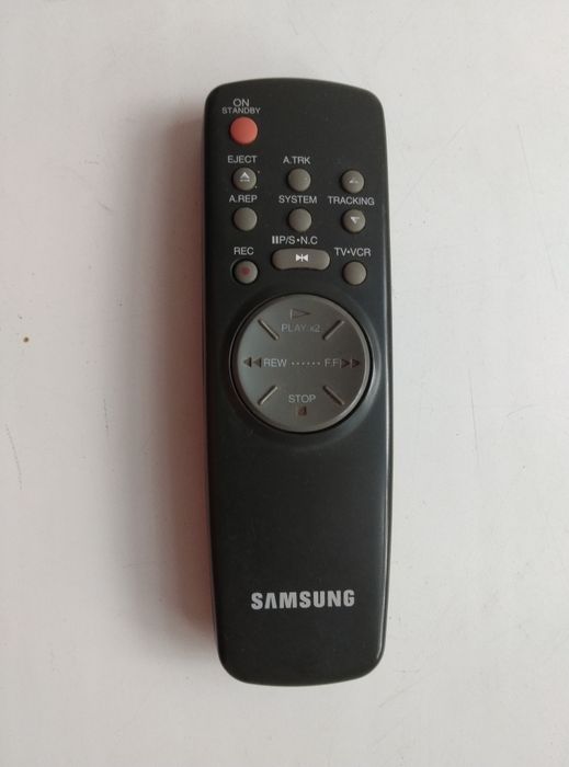 Пульты от видеомагнитофона Samsung и HDD/DVD плеера SUPRA