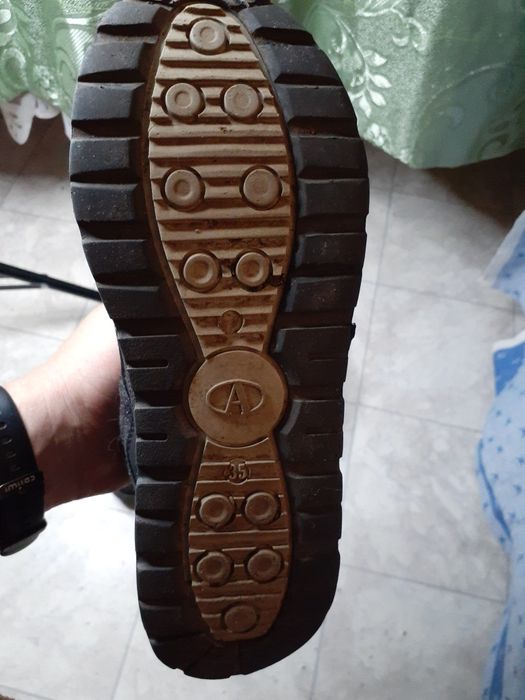 Чоботи на дівчинку 35 розмір