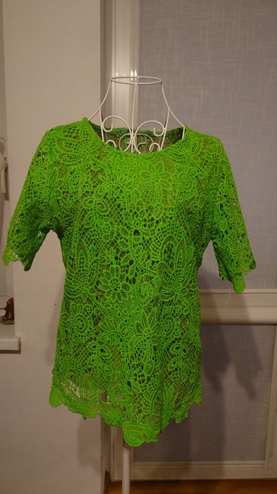 Koronkowa bluzka z krótkim rękawem