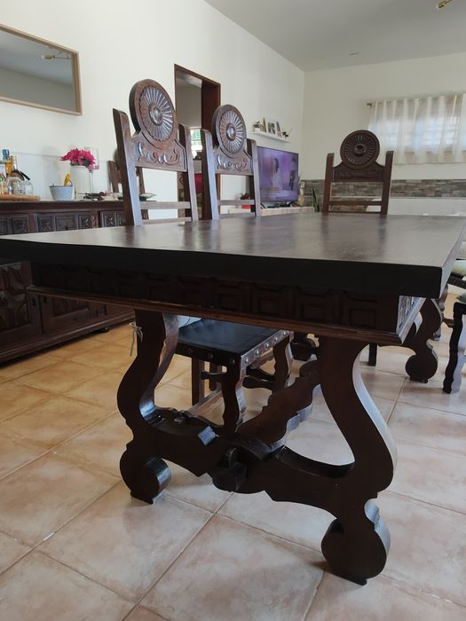 Mesa de jantar com cadeiras