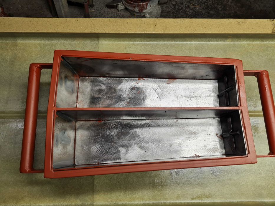 Słupki geodezyjne - formy do produkcji.