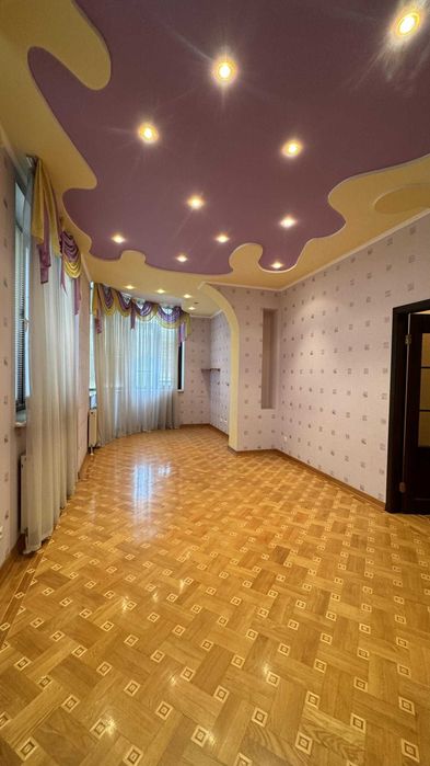 Трьохкімнатна квартира • Климівський будинок • Парк Перемоги