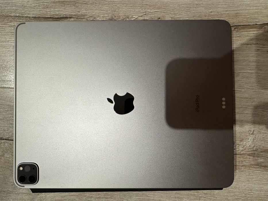 iPad Pro 12,9 cala (6. generacji) + magic keyboard + apple pencil 2