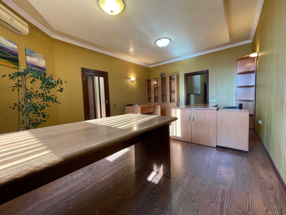 180м.кв. Шота Руставелі 44, палац спорту, льва толстого, олімпійська