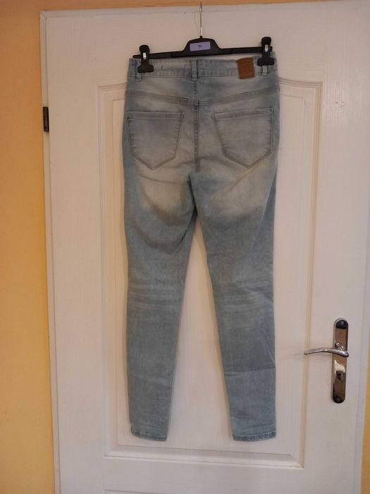 Damskie spodnie jeans " Reserved Slim " , rozmiar z metki 38