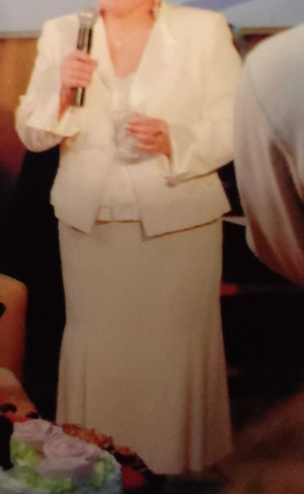 Жіночий костюм-трійка