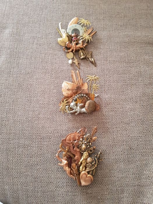 Pendentes/broches