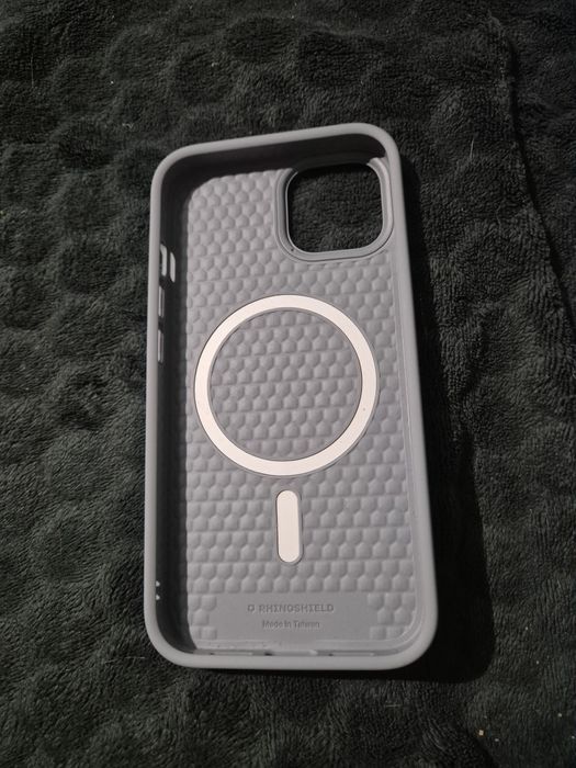 Szare etui RhinoShield (iPhone)