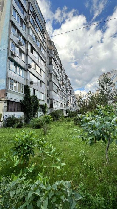 Продам 2-к квартиру 51м2. ул. Лукьяненко Левко, 29А. 80000 $