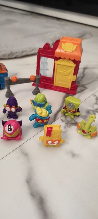 Zestaw Super Zings/ things figurki pojazy
