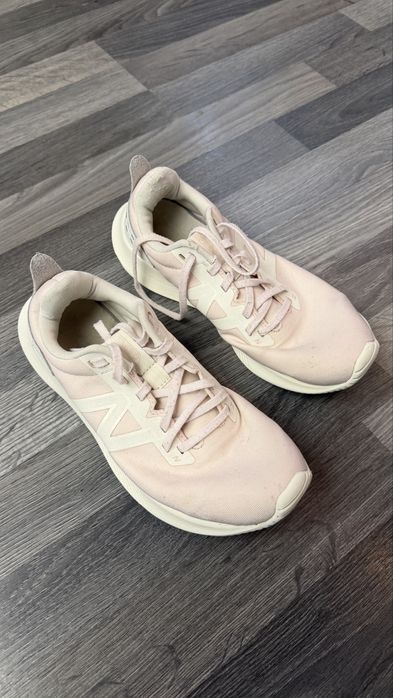 Продам оригинальные кроссовки New Balance