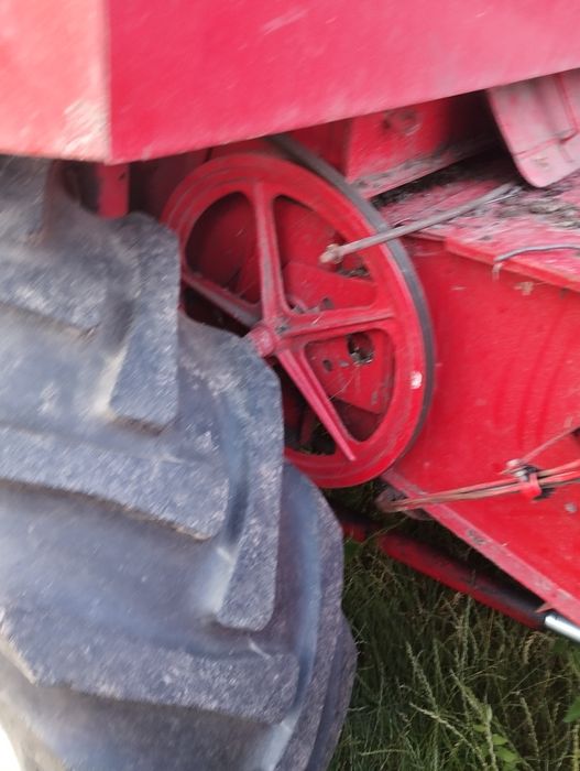 Комбайн Massey Ferguson 440