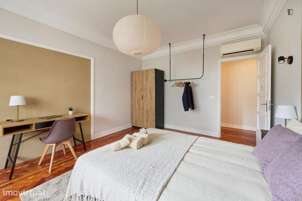 Quarto - localizado em Picoas Lisbon
