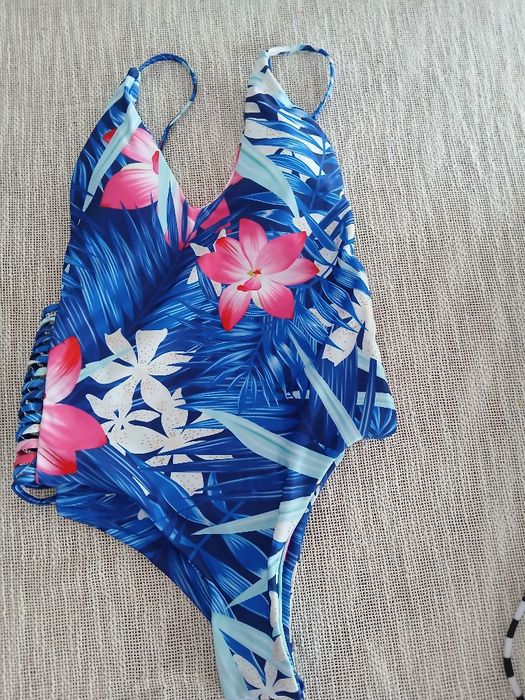 Fatos de banho novos