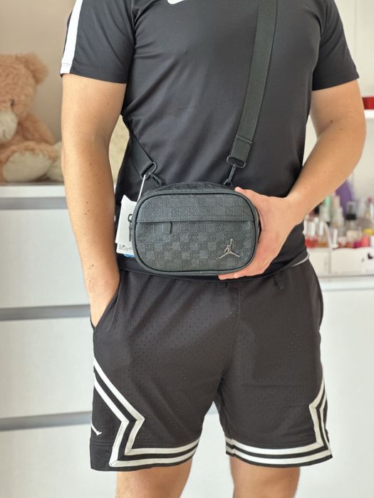 Сумка Air Jordan Monogram Crossbody | Nike, найк, джордан месенджер