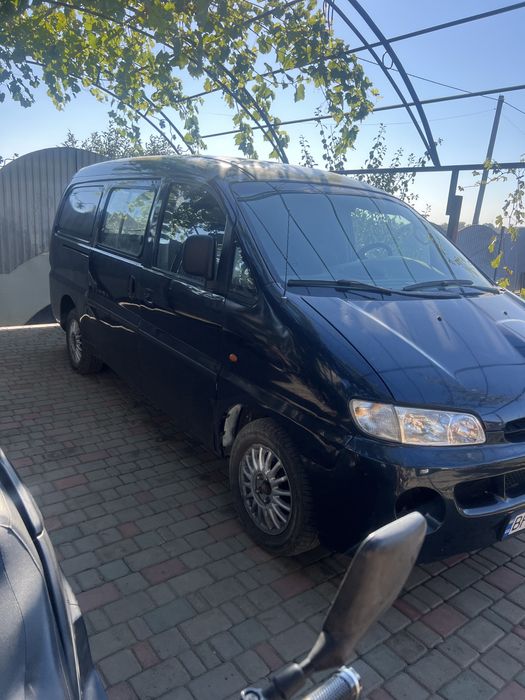 Продам авто хюндаи H200 2.5тд