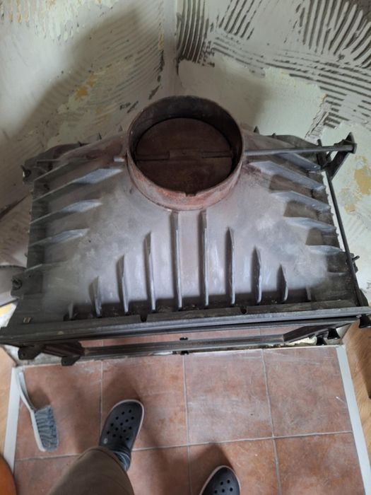 Kominek z rurami i dotatkami